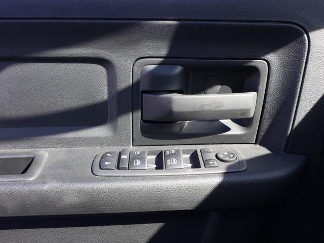 Vehicle image 27 of 28