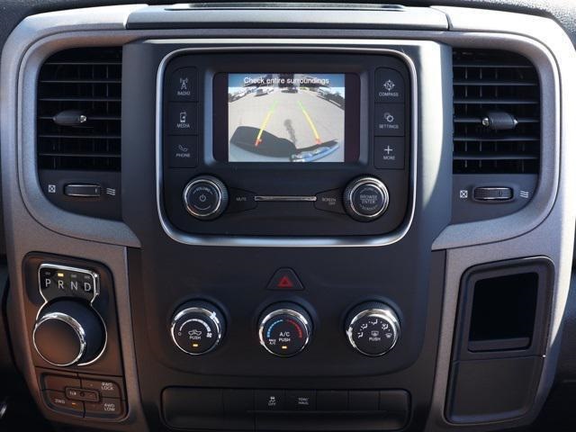 Vehicle image 18 of 28