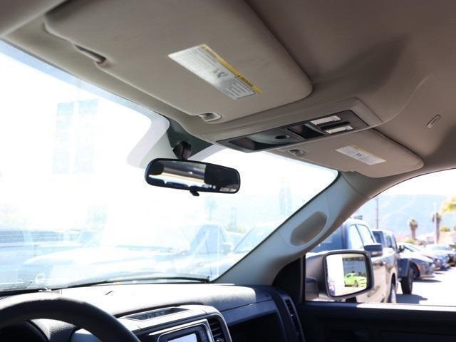 Vehicle image 14 of 28