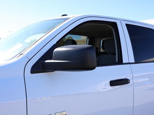 Vehicle image 23 of 28