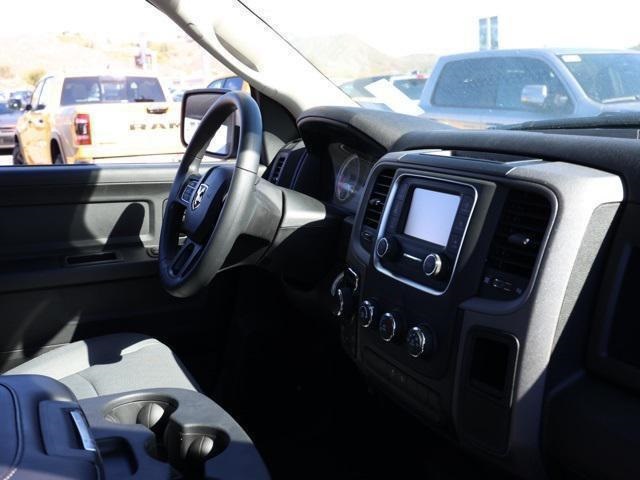Vehicle image 12 of 28