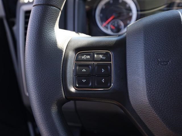 Vehicle image 24 of 28