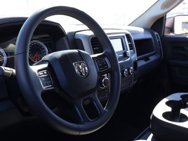 Vehicle image 15 of 28