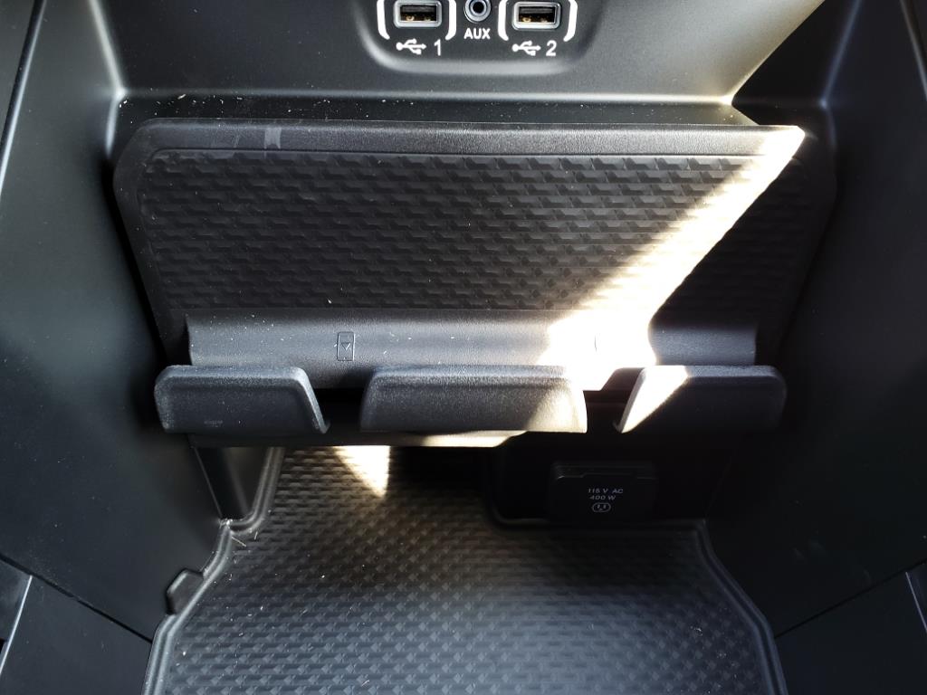 Vehicle image 25 of 33