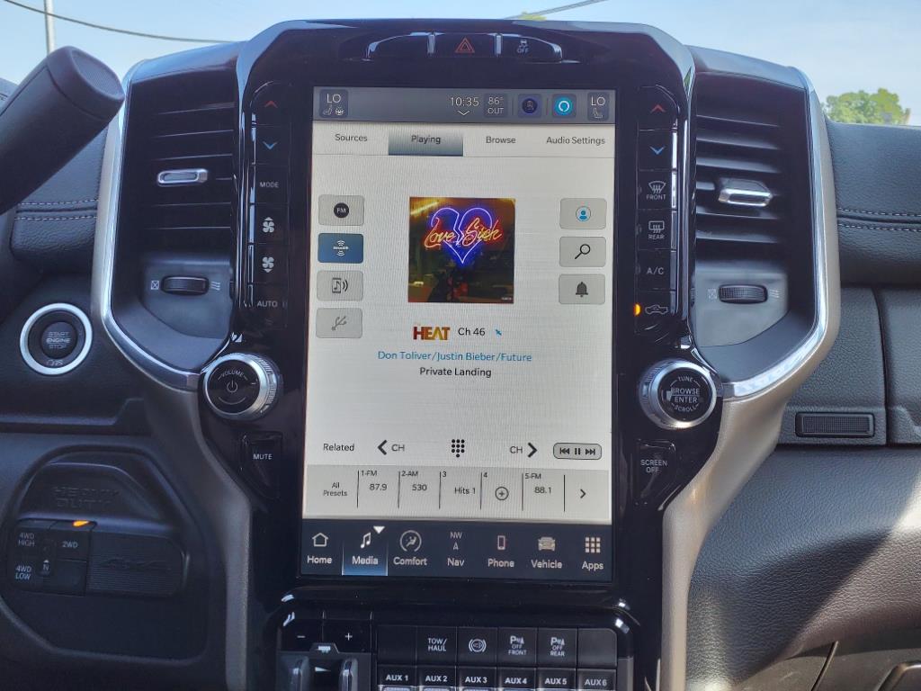 Vehicle image 21 of 33