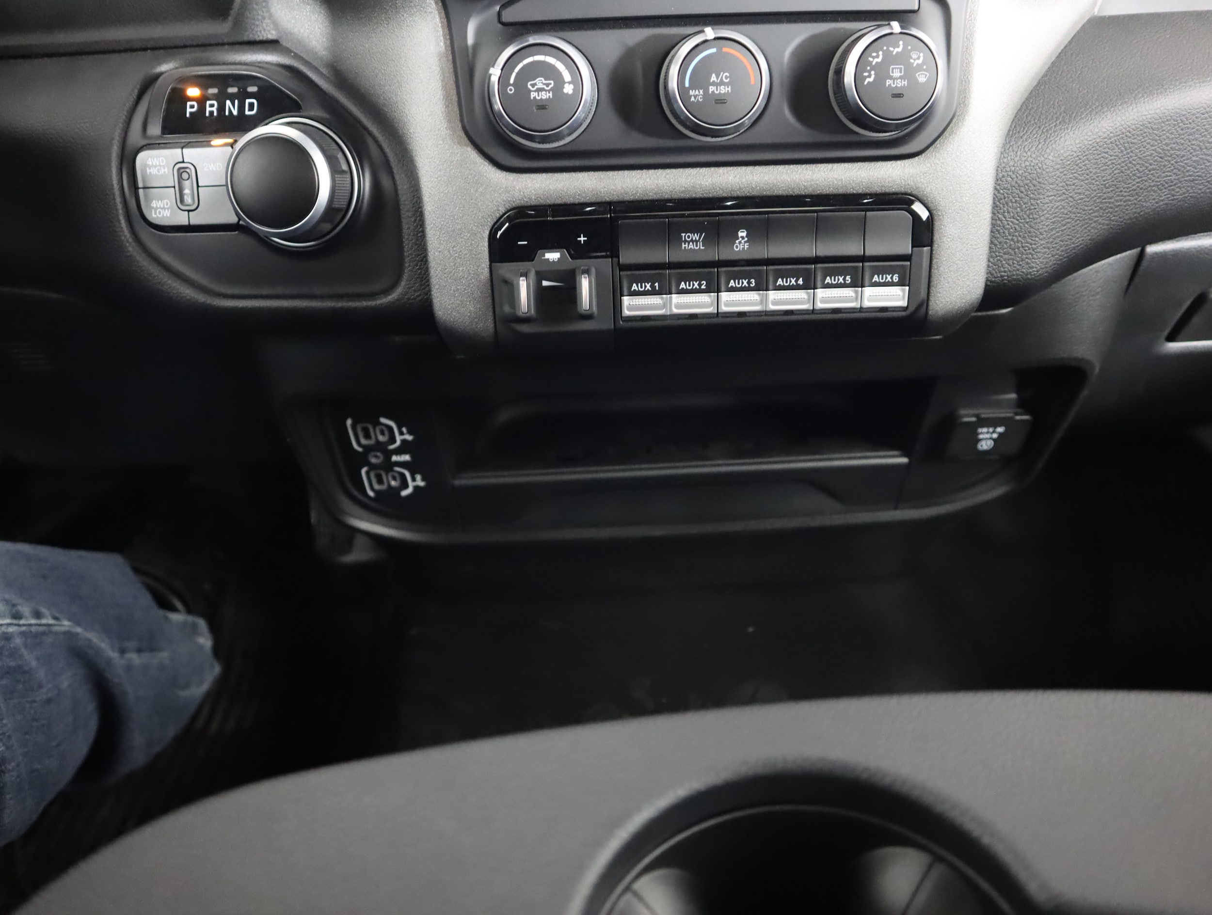 Vehicle image 11 of 12