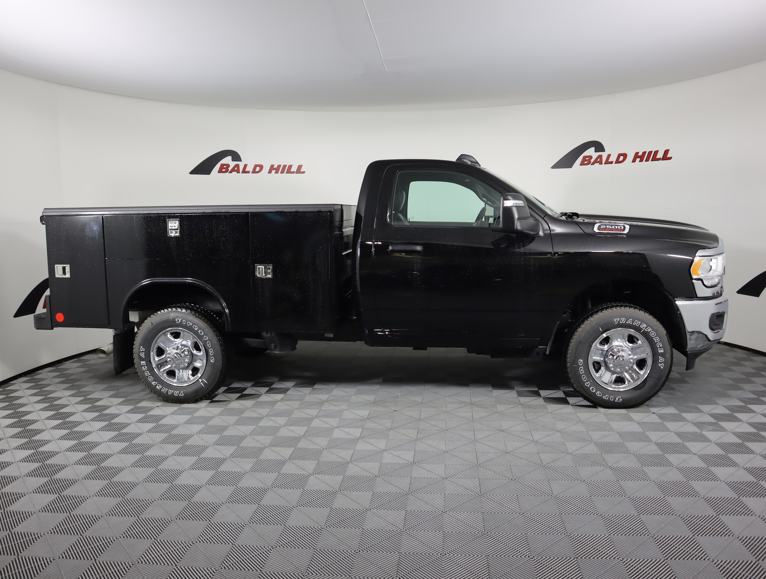 Vehicle image 4 of 12