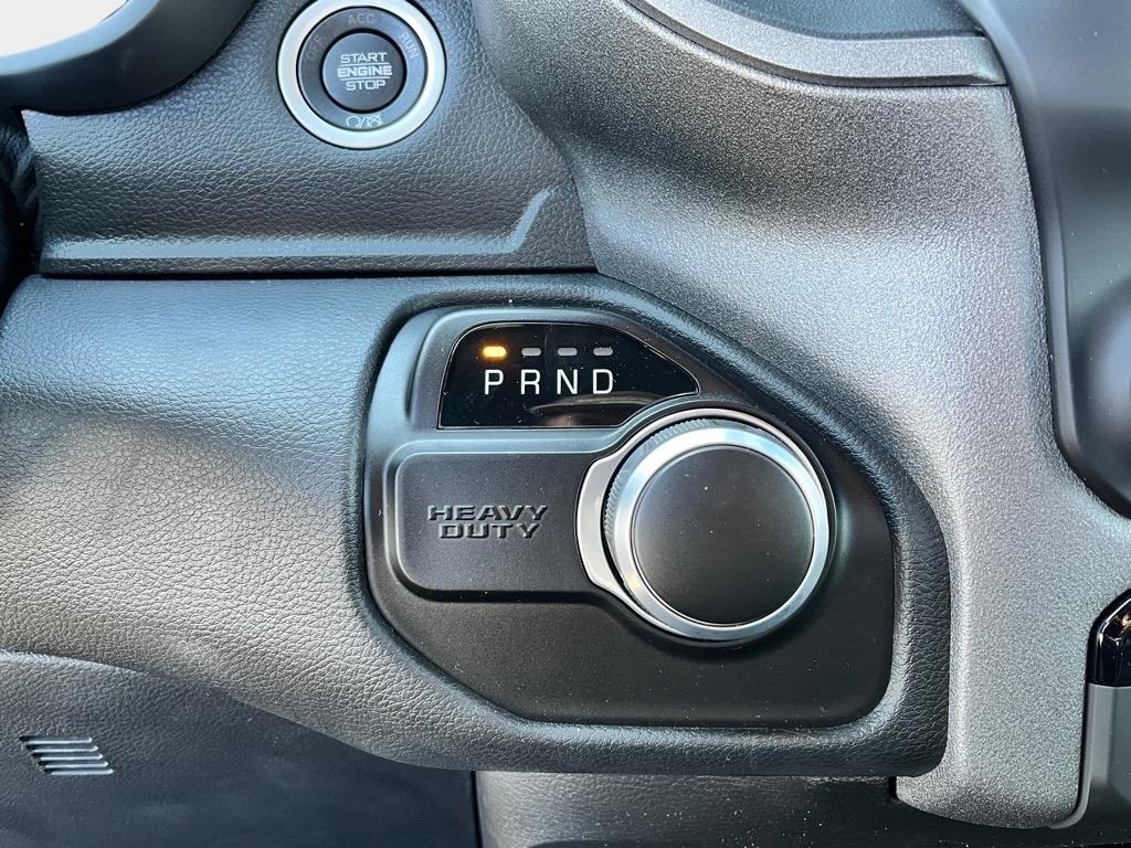 Vehicle image 18 of 19