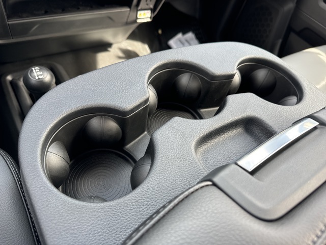 Vehicle image 16 of 19