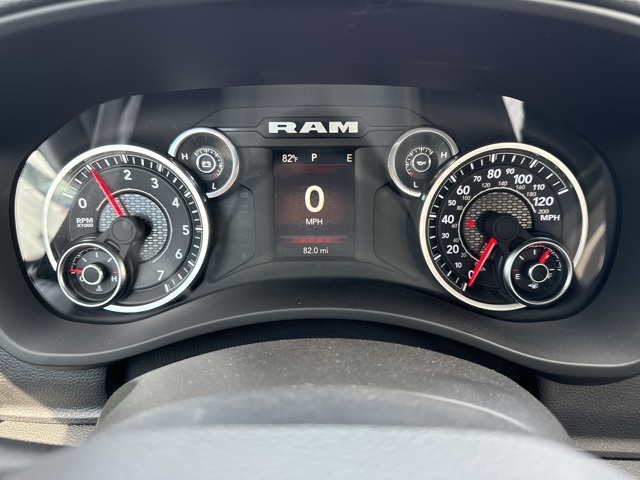 Vehicle image 11 of 19