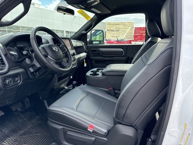 Vehicle image 9 of 19