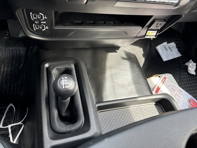 Vehicle image 15 of 19