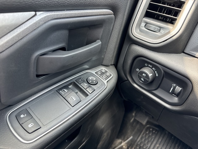 Vehicle image 19 of 19