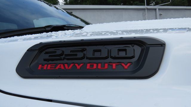 Vehicle image 8 of 21