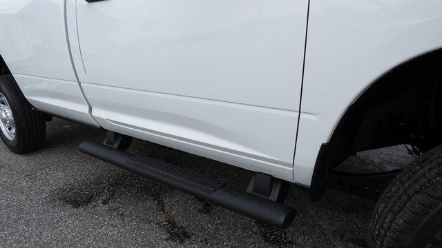 Vehicle image 10 of 21