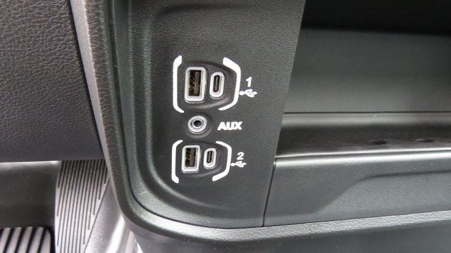 Vehicle image 19 of 21