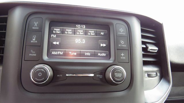 Vehicle image 18 of 21