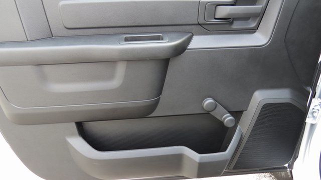 Vehicle image 13 of 21