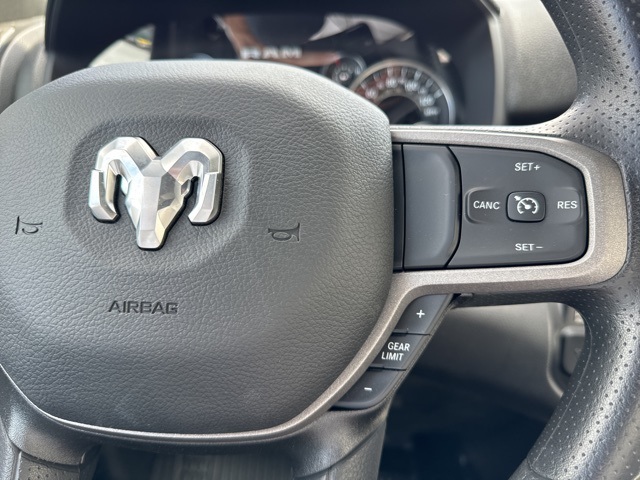 Vehicle image 18 of 20