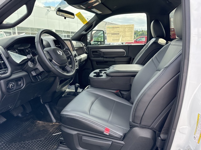 Vehicle image 10 of 20