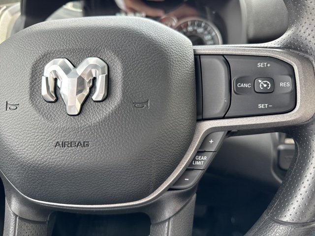 Vehicle image 18 of 20