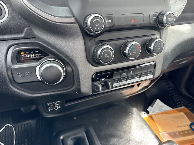 Vehicle image 15 of 20