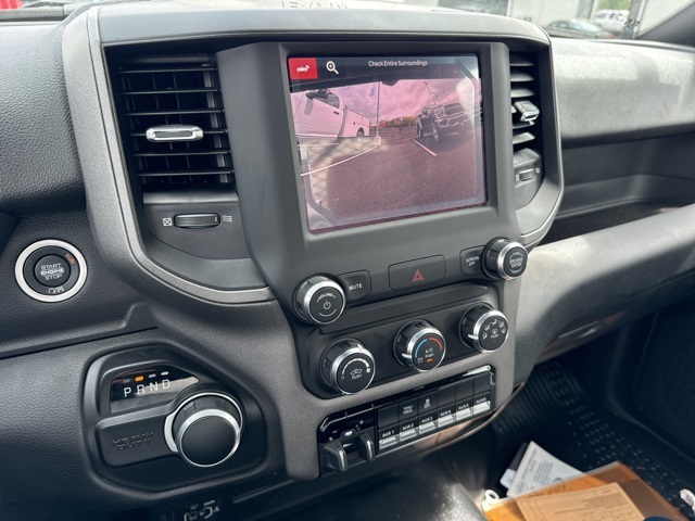 Vehicle image 14 of 20