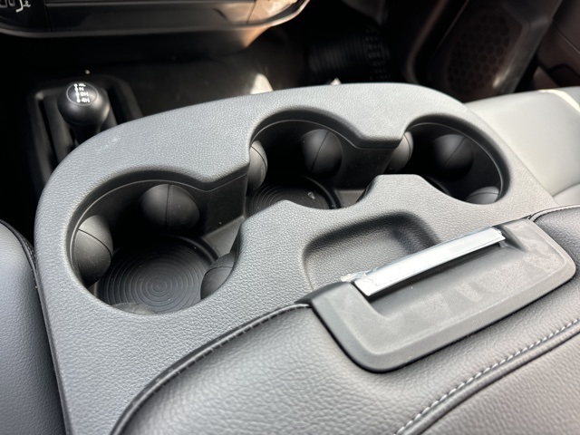Vehicle image 17 of 20