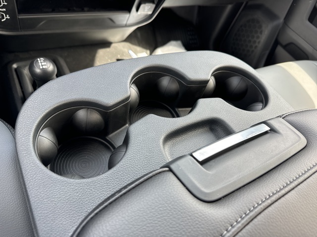 Vehicle image 15 of 18