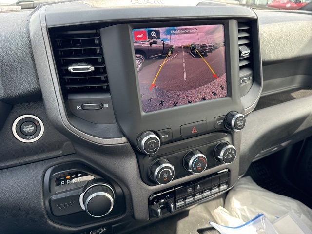 Vehicle image 12 of 18