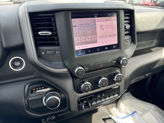 Vehicle image 11 of 18