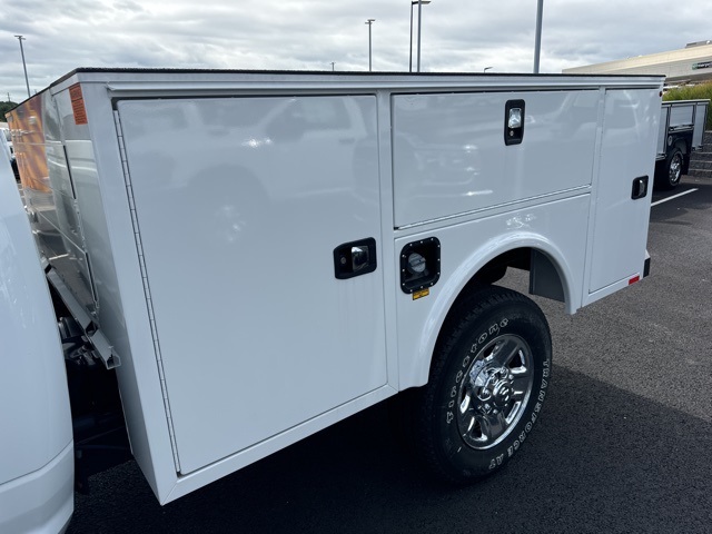 Vehicle image 7 of 18