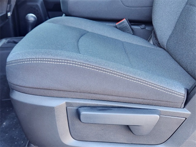 Vehicle image 21 of 25