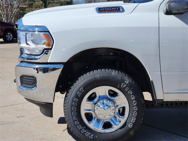 Vehicle image 8 of 25