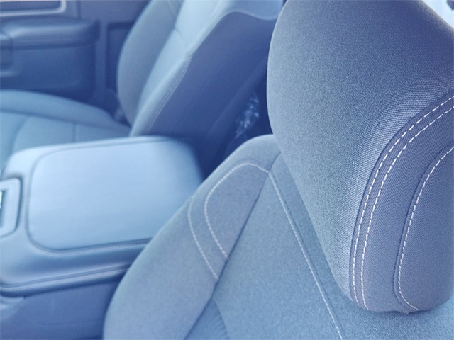 Vehicle image 11 of 25