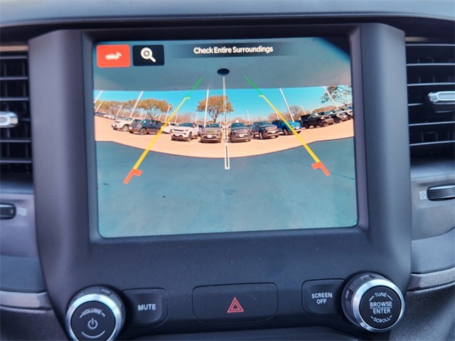 Vehicle image 14 of 25