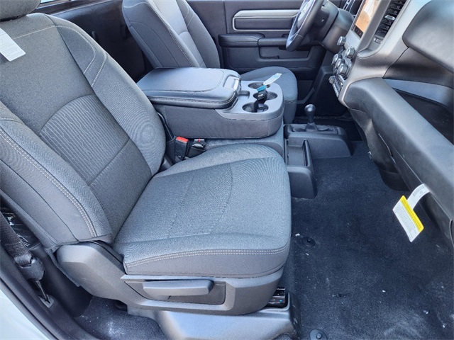Vehicle image 10 of 25