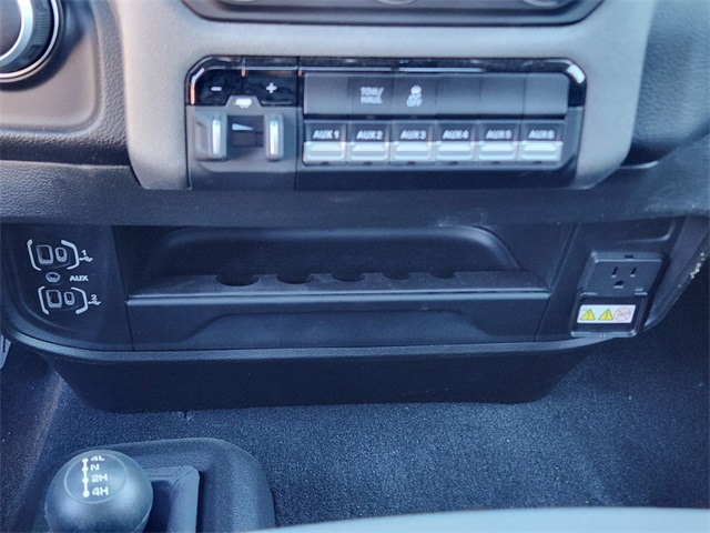 Vehicle image 20 of 25