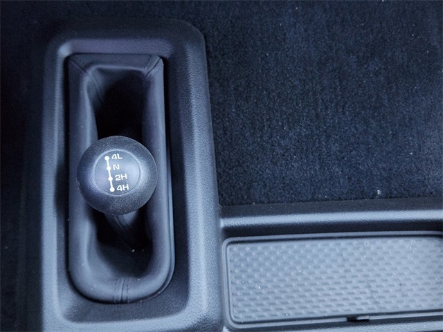 Vehicle image 18 of 25