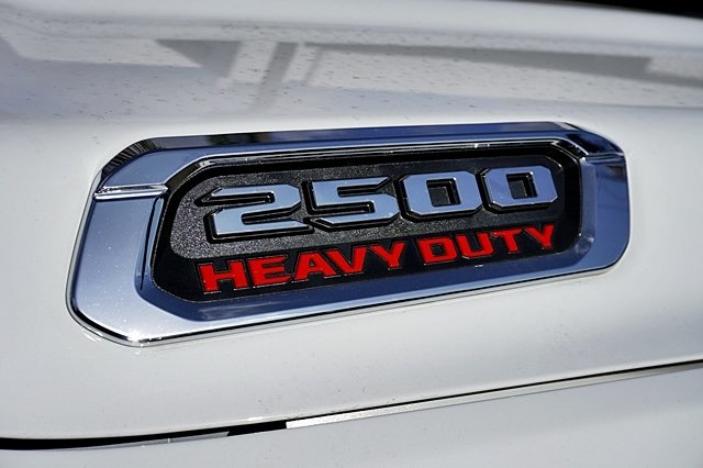 Vehicle image 13 of 48