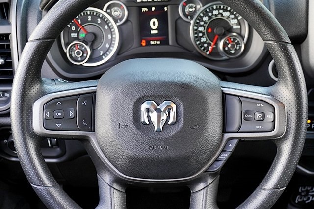 Vehicle image 29 of 48