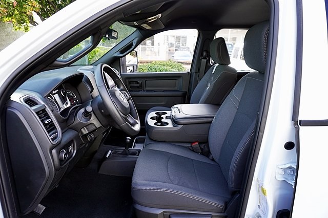 Vehicle image 23 of 48