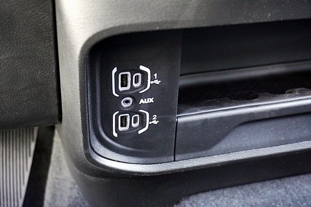 Vehicle image 39 of 48