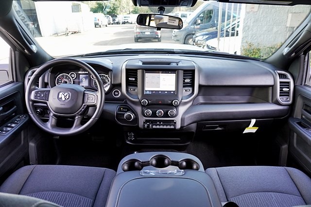 Vehicle image 27 of 48