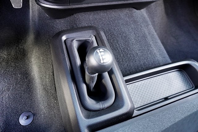Vehicle image 40 of 48