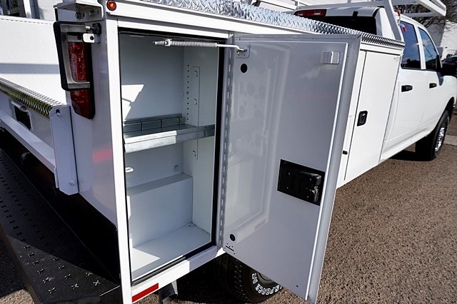 Vehicle image 17 of 48