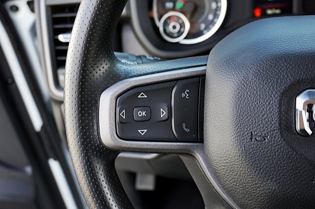 Vehicle image 45 of 48
