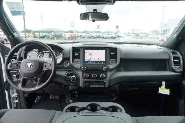Vehicle image 21 of 34