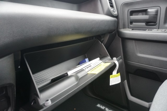 Vehicle image 33 of 34