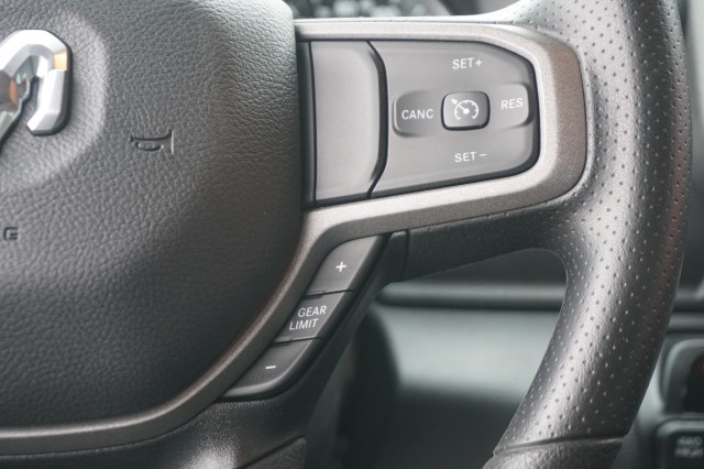 Vehicle image 24 of 34